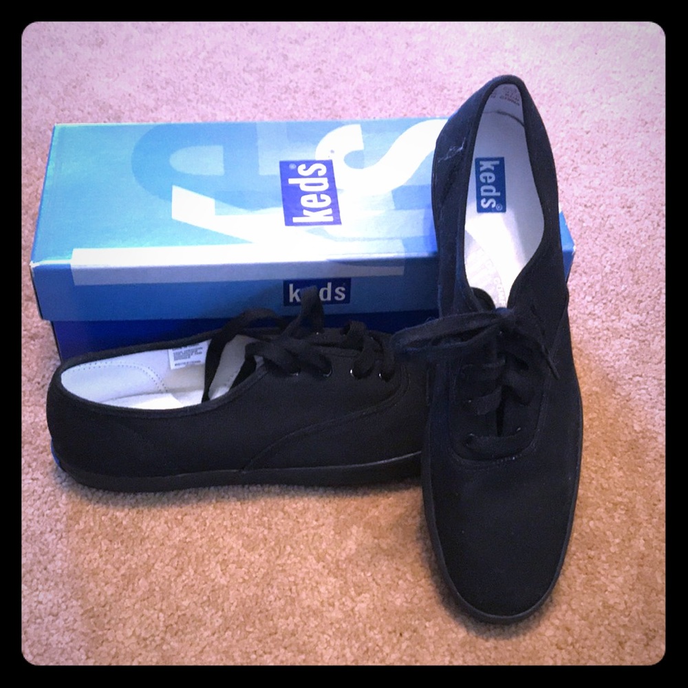 KEDS Black canvas tennis shoes-brand new